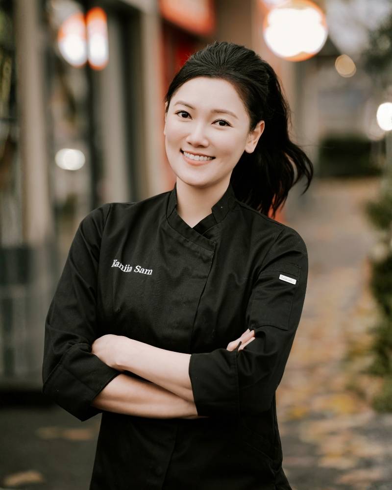 Kaniia Sam, Chef